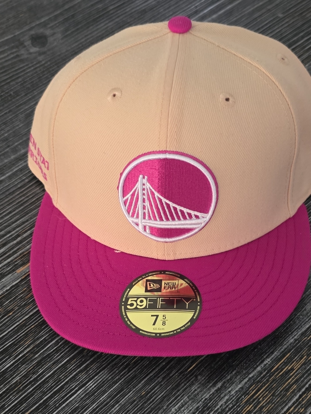 New Era Golden State Warriors Peach Crown Pink Visor Fitted Hat